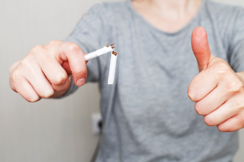 Parar de fumar faz bem à saúde física, mental e garante bem-estar 