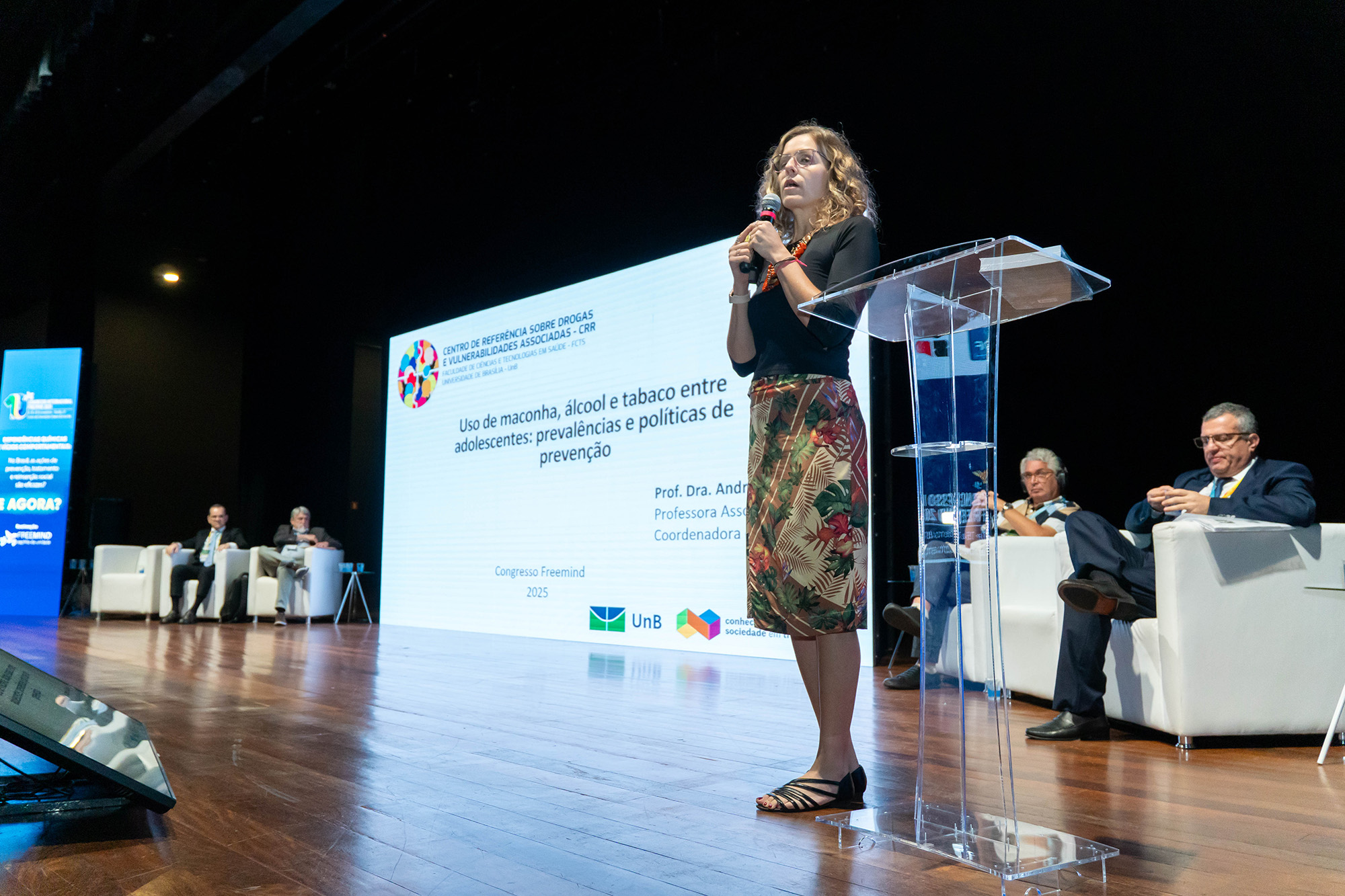 Maconha: achei um pacotinho no quarto do meu filho adolescente. E agora?