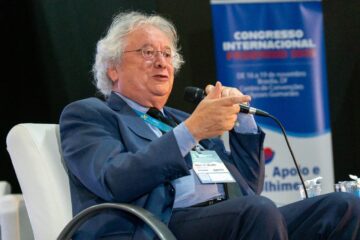 o 10º Congresso Internacional Freemind 2025 recebeu o ex-deputado federal Paulo Delgado, autor da Lei 10.216, que instituiu o marco legal para um movimento conhecido como “luta antimanicomial”. O projeto foi apresentado em 1989, e aprovado doze anos depois.