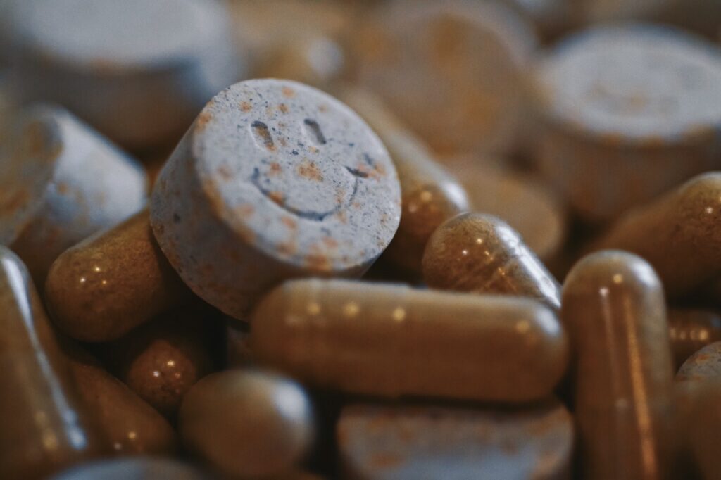 O vício em drogas acontece, muitas vezes, pela falsa sensação de prazer